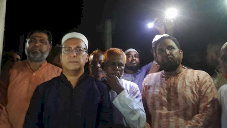 বুড়িচংয়ে আগুনে পুড়ে যাওয়া ক্ষতিগ্রস্থদেরকে জসিম উদ্দিনের আর্থিক সহায়তা প্রদান