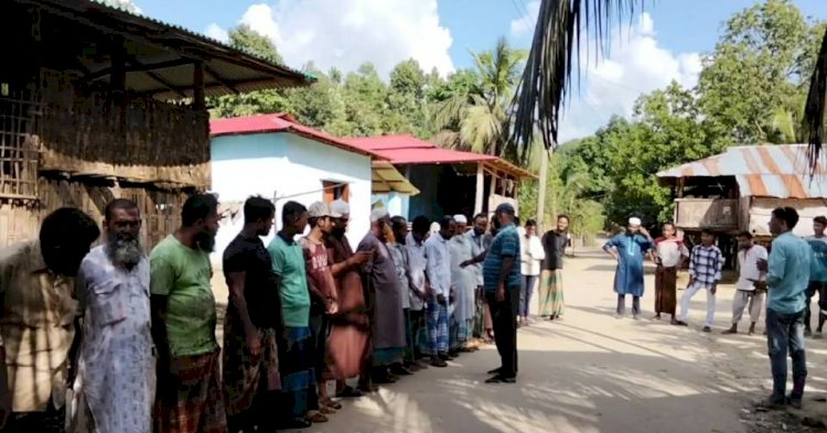 আলীক্ষ্যং মৌজায় দুই হাজার একর খাসভুমি সমিতির নামে গাছে গাছে সাইনবোর্ড বসিয়ে দখলের চেষ্টা