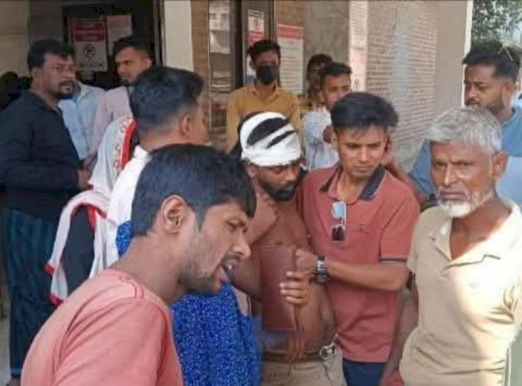 নরসিংদীর আদালত ভবনে দূর্বৃত্তদের হামলায় সিয়াম নামে এক যুবক গুরুত্বর আহত