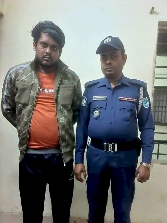শ্রীপুরে ফেসবুকে মহানবী (সা.)-কে অবমাননার অভিযোগে যুবক আটক, উত্তেজনা ছড়ায় এলাকায়