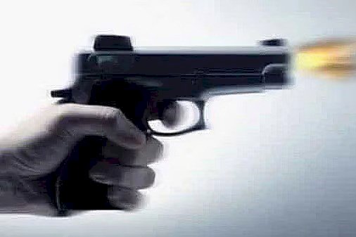 খুলনায় এনসিপির শ্রমিক সংগঠনের এক কেন্দ্রীয় নেতাকে গুলি করা হয়েছে।