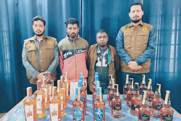 ঠাকুরগাঁও সদরে ডিবির মাদকবিরোধী অভিযানে ২৮ বোতল বিদেশি মদসহ গ্রেপ্তার ২