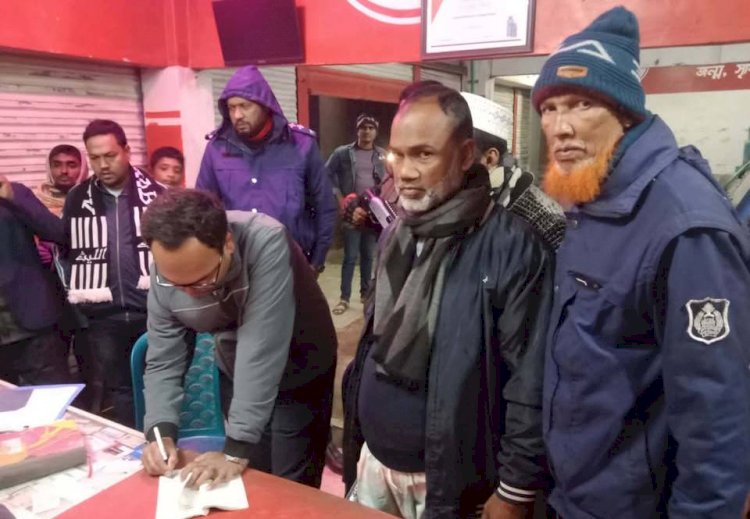 বুড়িচংয়ে গ্যাসের সিলিন্ডার দোকানে উপজেলা প্রশাসনের অভিযান; জরিমানা