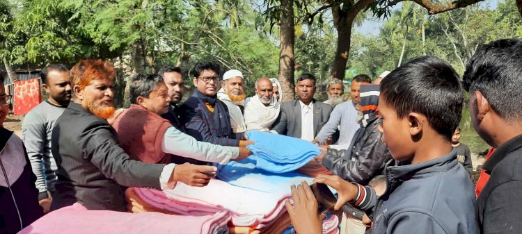 পাবনার দুবলিয়ায় বীর মুক্তিযোদ্ধা সোবহান খান ফাউন্ডেশনের উদ্যোগে কম্বল বিতরণ