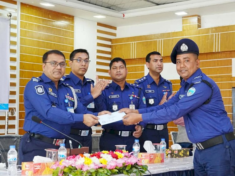 মাদক উদ্ধারে জেলার শ্রেষ্ঠ বুড়িচং থানার দুই পুলিশ কর্মকর্তা