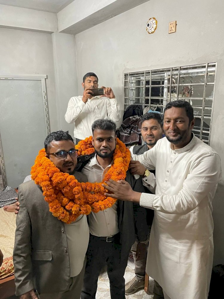 কাঠালিয়ায় ছাত্রদলের সহ সভাপতি ও সাধারণ সম্পাদক সহ অর্ধশতাধিক নেতা কর্মীর জামায়াতে যোগদান।