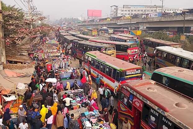 নির্বাচন ঘিরে বাড়িমুখী মানুষ, দুই মহাসড়কে গাড়ির চাপ