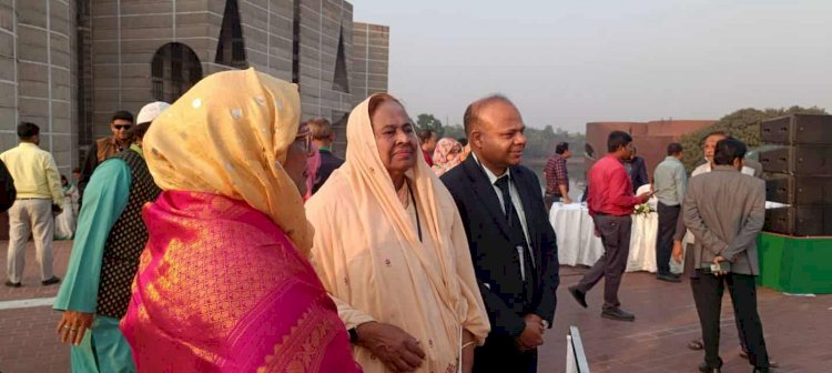 জাতীয় সংসদের দক্ষিণ প্লাজায় ব্যতিক্রমধর্মী শপথ গ্রহণ : বিরোধী দলের অনুপস্থিতিতে জাতীয় ঐক্য নিয়ে প্রশ্ন, সমন্বয়ের আহ্বান