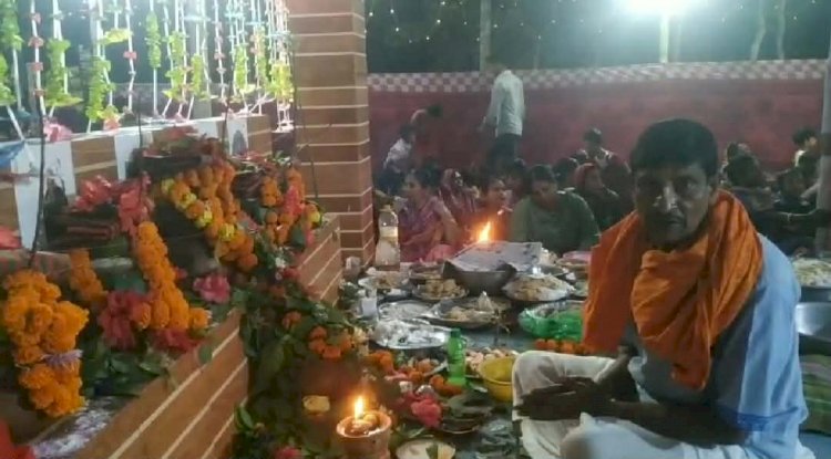 কেশবপুরের মঙ্গলকোটে হিন্দু সম্প্রদায়ের  ধর্মীয় গাছতলায় পূজা অনুষ্ঠিত