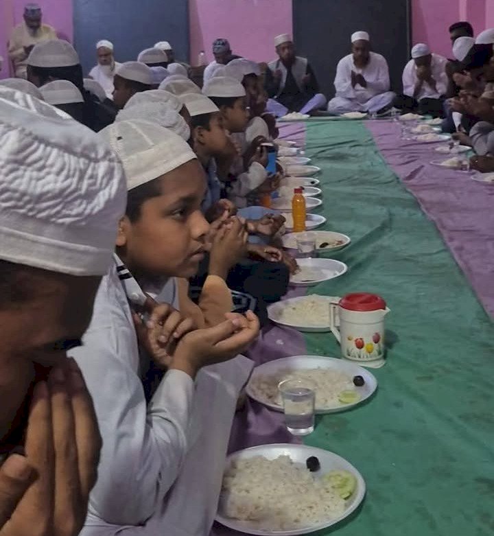 বগুড়া সদর নিশিন্দারা ইউনিয়ন বিএনপির যুগ্ন সাধারণ সম্পাদক আঃ রাজ্জাকের উদ্যোগে  ইফতার মাহফিল