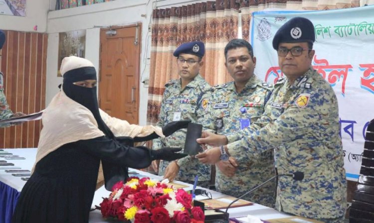 ঢাকার এপিবিএন-১ এর মানবিক সাফল্য : হারানো মোবাইল ও প্রতারণার অর্থ মালিকদের কাছে হস্তান্তর