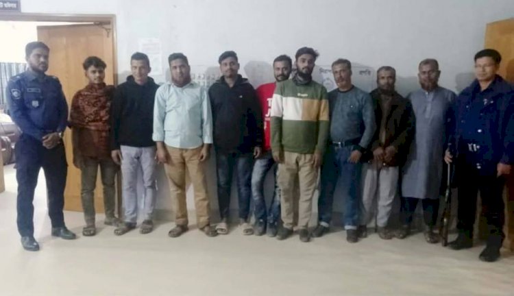 বুড়িচংয়ের নিমসার বাজারে রাজনৈতিক ছত্রছায়ায় চাঁদাবাজি; অভিযানে ৯ জন গ্রেপ্তার