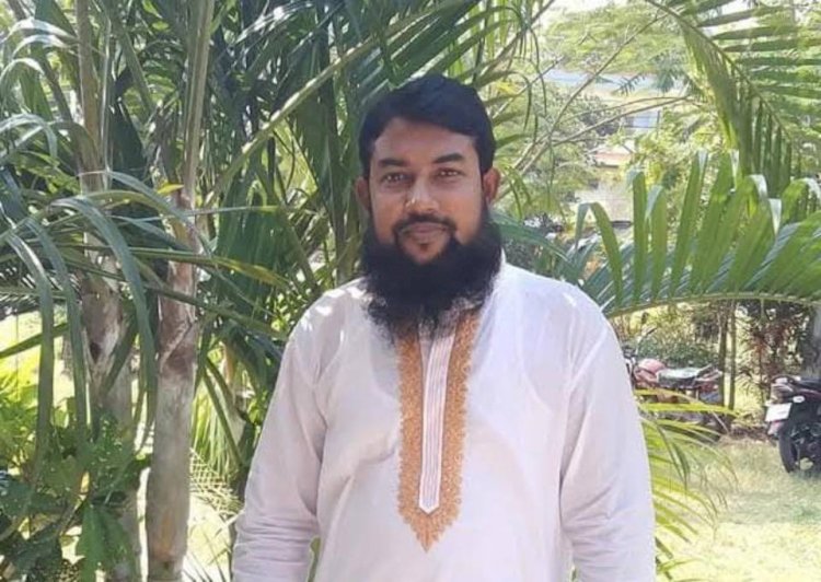 রাজশাহী নগরীতে একাদশ শ্রেণির এক ছাত্রীকে শ্লীলতাহানির অভিযোগে এক কোচিং সেন্টার পরিচালকের বিরুদ্ধে মামলা হয়েছে। অভিযুক্তকে স্থানীয় জনতা আটক করে পুলিশের কাছে সোপর্দ করেছে