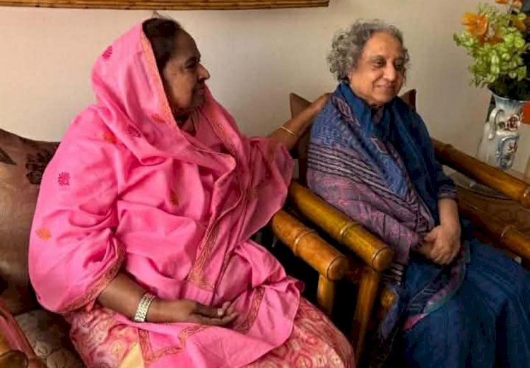 তহমিনা হায়দারের সাথে কুশল বিনিময়ে ড. হোসনে আরা বেগম