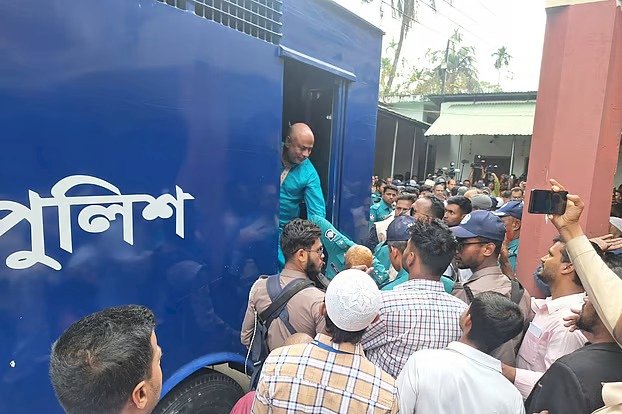 বরিশালে আদালতে ভাঙচুরের মামলায় আইনজীবী সমিতির সভাপতিসহ ১১ জনের জামিন