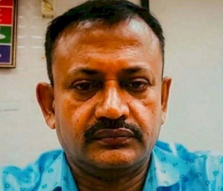 কেশবপুর ইউএনও কার্যালয়ের প্রশাসনিক  কর্মকর্তা সন্তোষ কুমার কর্মকার আর নেই