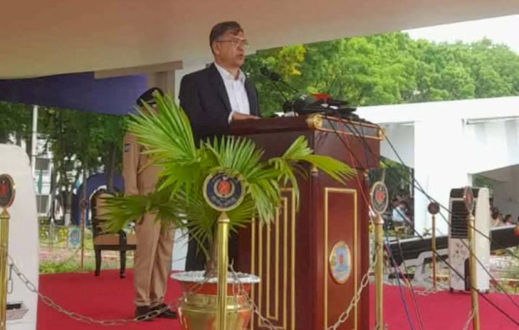 জাঁকজমকপূর্ণ আয়োজনে ৪৩ তম বিসিএস (পুলিশ) ব্যাচের প্রশিক্ষণ সমাপনী কুচকাওয়াজ অনুষ্ঠিত