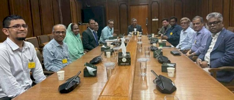 ঢাকায় বাংলাদেশ ব্যাংকের গভর্নরের সাথে এনজিও ও এমএফআই প্রতিনিধিদের বৈঠক