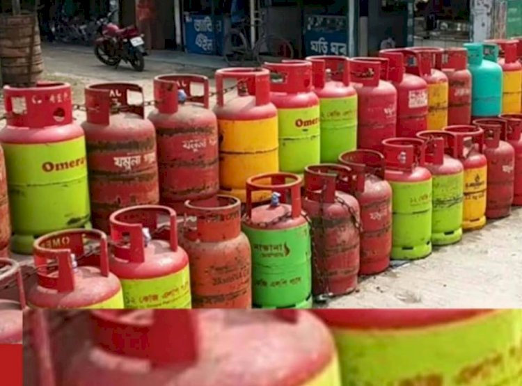 বুড়িচংয়ে এলপি গ্যাসের দামে অসঙ্গতি, সরকারি নির্দেশনা মানছে না কিছু ব্যবসায়ী