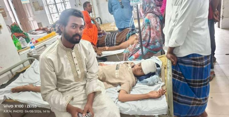 নড়াইলে লোহাগড়ায় টিকটক, ফ্রি-ফায়ার  নিয়ে দুইপক্ষের সংঘর্ষ, আহত ১০