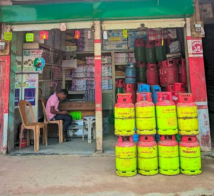 গ্যাসের দাম বৃদ্ধি—জনমনে তীব্র অসন্তোষ, বিপাকে সাধারণ মানুষ