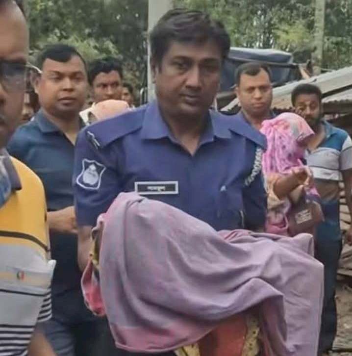 নড়াইলে মায়ের বিরুদ্ধে ৩ মাসের শিশুকে হত্যার অভিযোগ মা আরিফা বেগমকে আটক করেছে পুলিশ