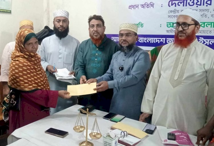 শিলাবৃষ্টিতে ক্ষতিগ্রস্তদের পাশে জামায়াতে ইসলামী, ৩০ পরিবার পেল আর্থিক সহায়তা