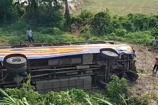 ভাঙ্গায় বাস-পিকআপ সংঘর্ষ: নিহত ২, আহত ২৯