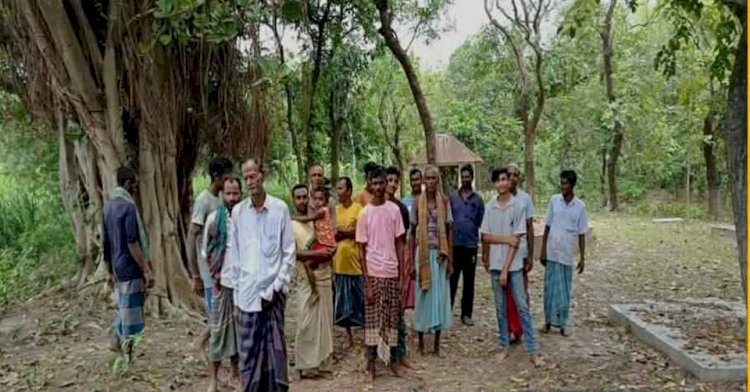 নওগাঁর মান্দা মৈনম হাইস্কুল শতবর্ষ জয়কালী মন্দির রক্ষায় পুকুর খননে অনুমতি না দেওয়ার দাবী সনাতনী ধর্মাবলম্বীদের