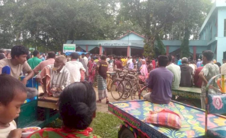 ঠাকুরগাঁওয়ের আউলিয়াপুরে ইউনিয়নে ঈদুল আজহা উপলক্ষে ১০ কেজি ভিজিএফের চাল বিতরণ সম্পন্ন
