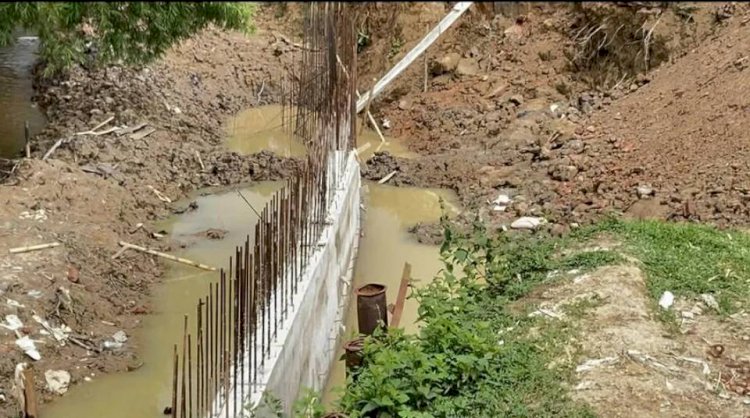 নাইক্ষ্যংছড়ি'র বাইশারী ইউনিয়ন পরিষদ সড়কের কাজে ধীরগতি ও অনিয়মের অভিযোগ, চরম ভোগান্তিতে জনসাধারণ