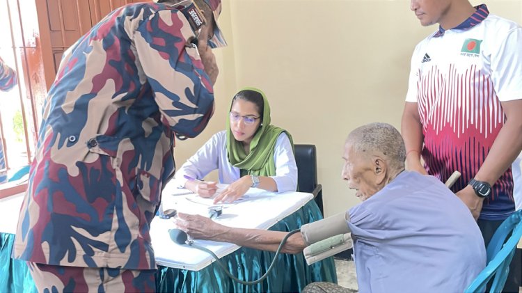 সোনাইছড়িতে ১১ বিজিবির মানবিক কার্যক্রম: চিকিৎসা সেবা, শিক্ষা সামগ্রী ও খাদ্য বিতরণ