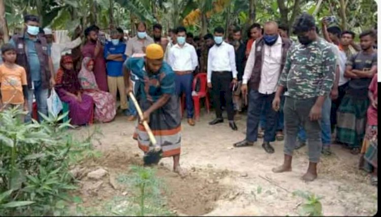 নওগাঁয় ৩ বছরের শিশু নাঈম ও ৫ বছরের শিশু আরাফাতের চঞ্চল্যকর মৃত্যুর ১০ মাস পর কবর থেকে লাশ উত্তোলন
