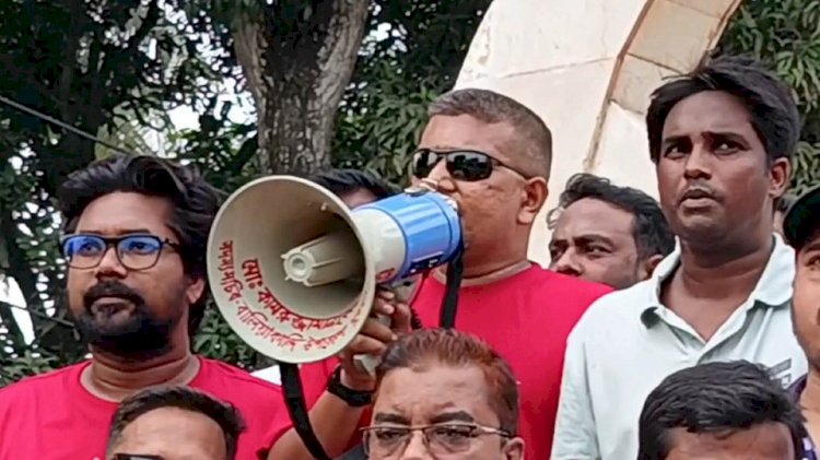 বালিয়াকান্দিতে আওয়ামী লীগের নৈরাজ্যের বিরুদ্ধে যুবদলের পথসভা ও বিক্ষোভ মিছিল অনুষ্ঠিত