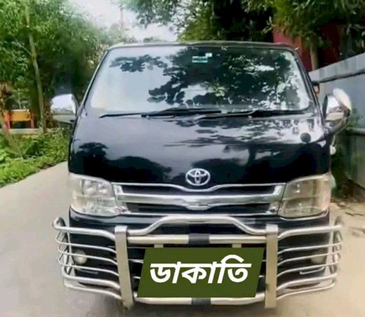 কুমিল্লায় প্রবাসীর মাইক্রোবাসে ডাকাতি: চালকসহ গাড়ি নিয়ে উধাও দুর্বৃত্তরা