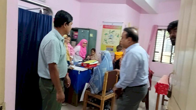 বালিয়াকান্দি উপজেলা স্বাস্থ্য কমপ্লেক্সে সিভিল সার্জনের আকস্মিক পরিদর্শন