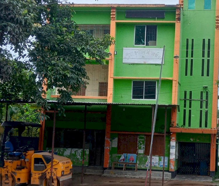 ২ যুগেও নির্মাণ হয়নি পুঠিয়া পৌরসভার ভবন