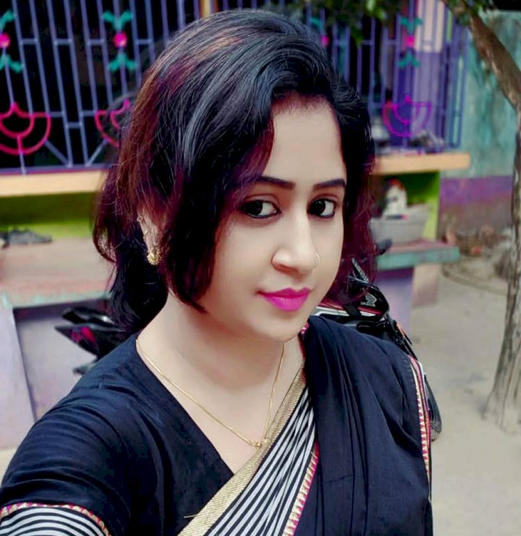 অনন্তদর্শিনী প্রিয়ংবদা - এস এম এম আকাশ
