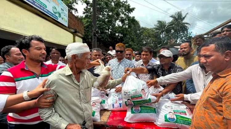 পাহাড়ধস ও বন্যায় ক্ষতিগ্রস্ত তুমব্রুতে জেলা বিএনপির ত্রাণ বিতরণ