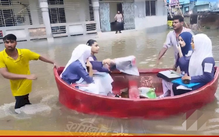 কুমিল্লা সরকারি মহিলা কলেজে জলাবদ্ধতা ও পরীক্ষার্থী দুর্ভোগ: শিক্ষা মন্ত্রণালয়ের কঠোর পদক্ষেপে ৭ শিক্ষক বদলি