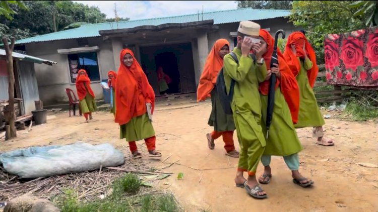 নাইক্ষ্যংছড়ির বাইশারী মডেল ইকতেদায়ী মাদ্রাসার নির্মাণকাজে অনিয়ম ও স্থবিরতা: চরম ভোগান্তিতে শিক্ষার্থীরা!