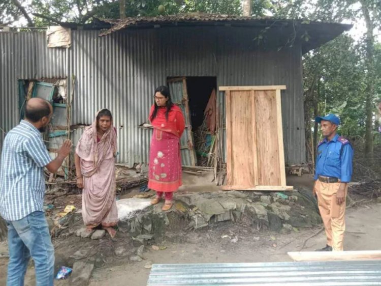 নরসিংদীর শিবপুর উপজেলা নির্বাহী অফিসার মানবিক সহায়তা করলেন অসহায় বিধবা মিলন রাণী দাসকে