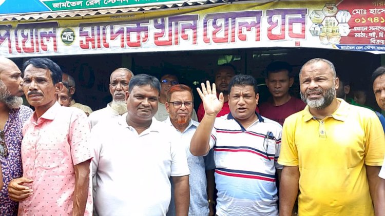 কামারখন্দে সিএনজি-অটোরিকশা ও ভ্যান শ্রমিকদের সঙ্গে আব্দুল্লাহ আল কায়েসের মতবিনিময়,টি-শার্ট বিতরণ