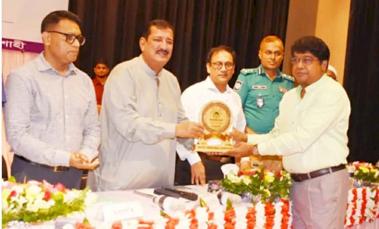 মৎস্যখাদ্য উৎপাদনে সম্মাননা পেলেন পেশাজীবী দলের আন্তর্জাতিক বিষয়ক সম্পাদক সুলতান মাহমুদ