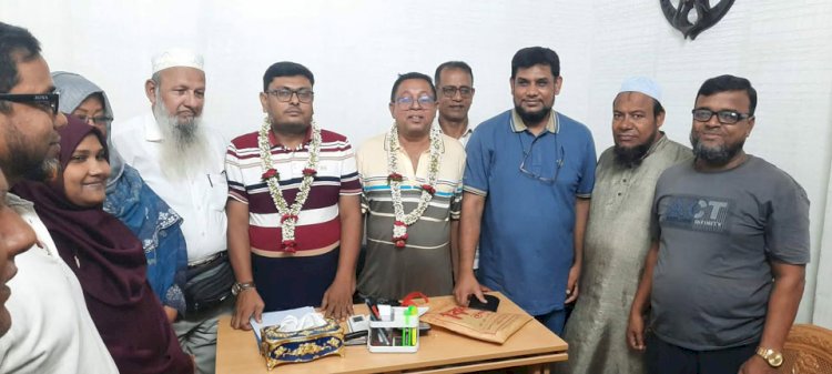 পাবনা জেলা পেশাজীবী দলের দুই নেতাকে কেন্দ্রীয় কমিটিতে অন্তর্ভুক্ত করায় সংবর্ধনা