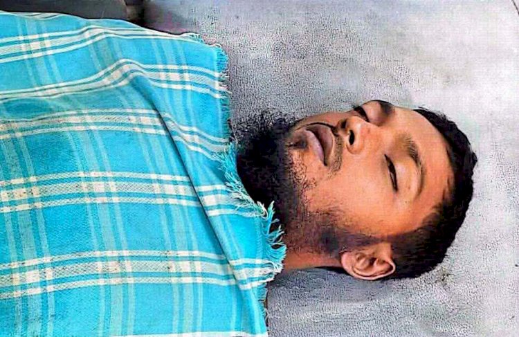 নওগাঁর পোরশায় পুকুরে পুকুরে গোসল করতে নেমে পানিতে তলিয়ে কবির নামে এক মাদ্রাসা শিক্ষকের মৃত্যু