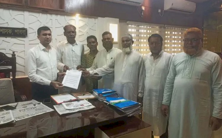 প্রধানমন্ত্রীর দেয়া প্রতিশ্রুতি বাস্তবায়নের দাবিতে স্মারকলিপি প্রদান