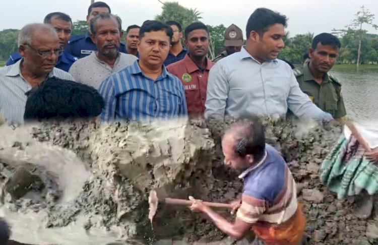 কেশবপুরে সরকারি খাল দখলমুক্ত,  কেটে দেওয়া হলো ঘেরের বেড়ি
