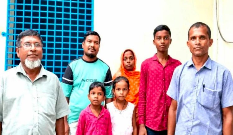 নওগাঁর ধামইরহাট সোনাদিঘী আদিবাসী পল্লীতে খ্রিস্টান ধর্ম ত্যাগ করে একই পরিবারের ৫ সদস্যের ইসলাম গ্রহণ