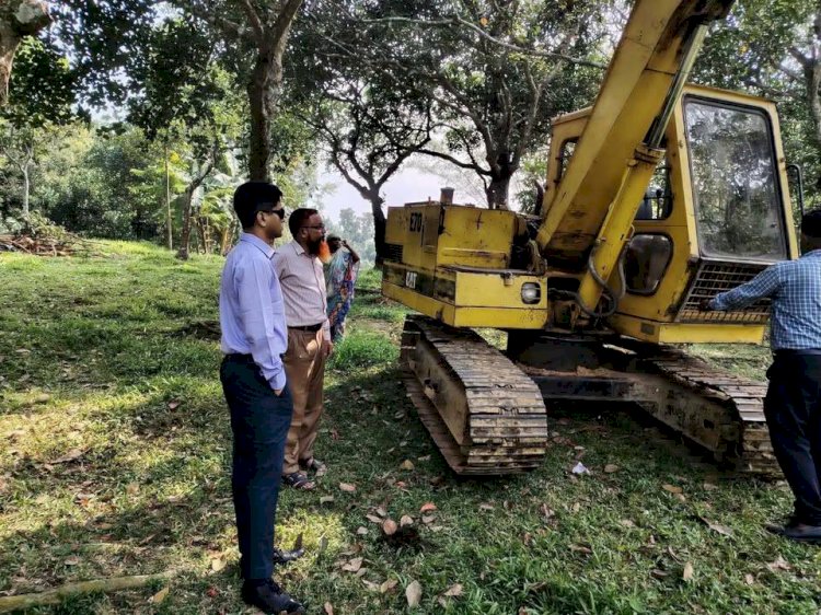 নরসিংদীর,শিবপুরে কৃষিজমির টপ সয়েল কাটার  অভিযোগ  জব্দ ভেকু মেশিন